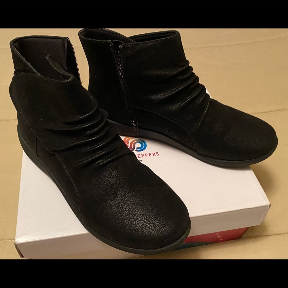 Cloud steppers by Clark boots. Wore once. Size 7